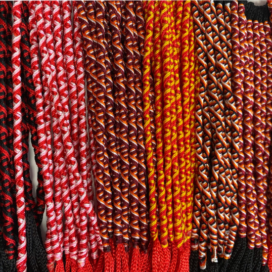 Lot tons rouges bracelets brésiliens nylon, votre fournisseur à l'écoute - Felizz